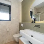 Apartment 아파트 *