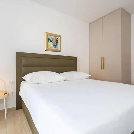아파트 Apartment
